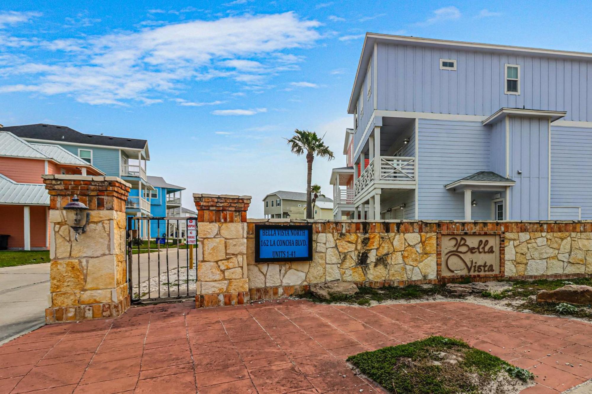 Bella Vista & Four Winds House Villa Mustang Beach Room photo
