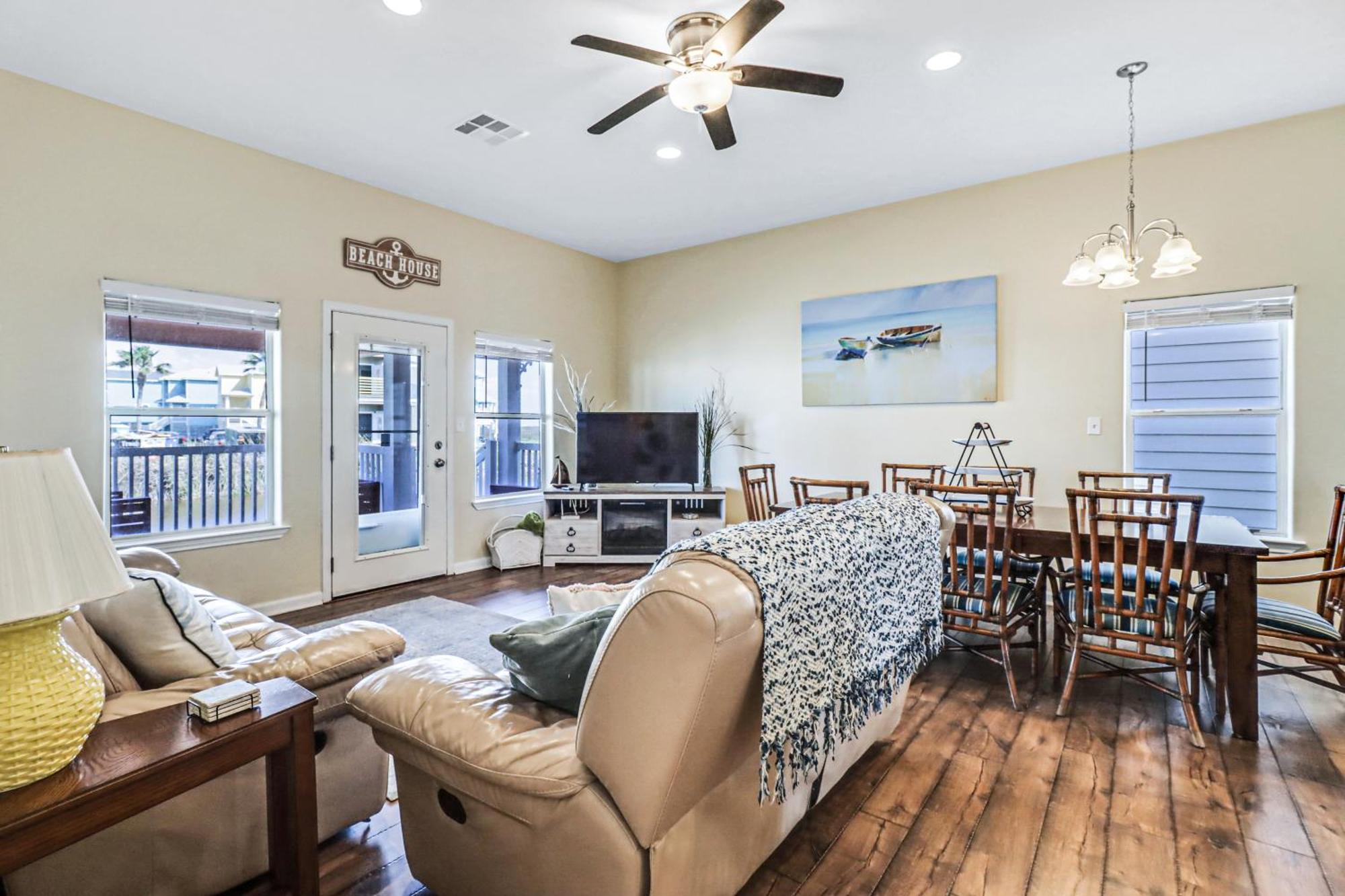 Bella Vista & Four Winds House Villa Mustang Beach Room photo
