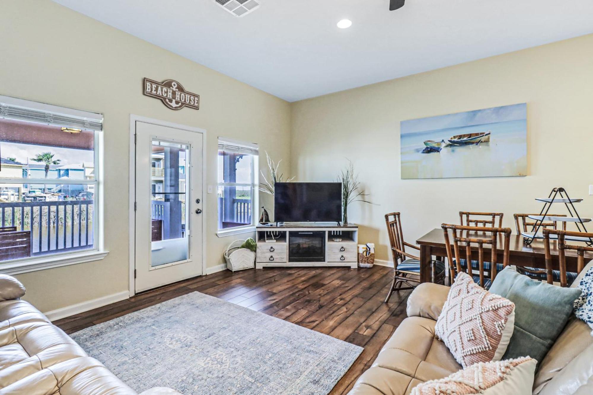 Bella Vista & Four Winds House Villa Mustang Beach Room photo